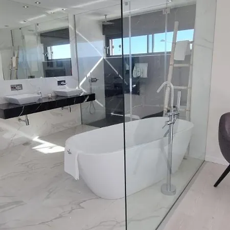 Sunrise By Laranjal *