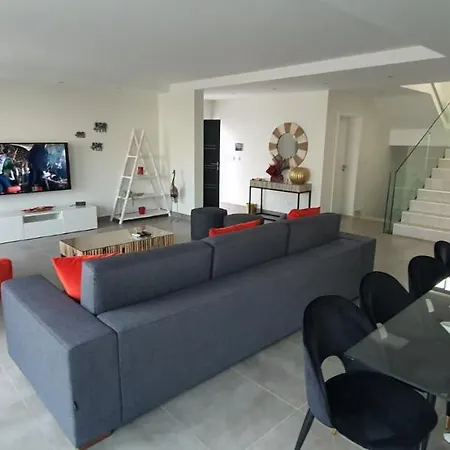 Villa Sunrise By Laranjal *